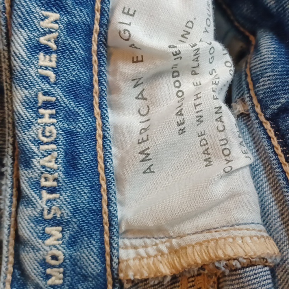 American Eagle Mom Straight Jean - Picture 9 of 9